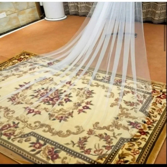 Brand New Wedding Veil - Picture 4 of 15
